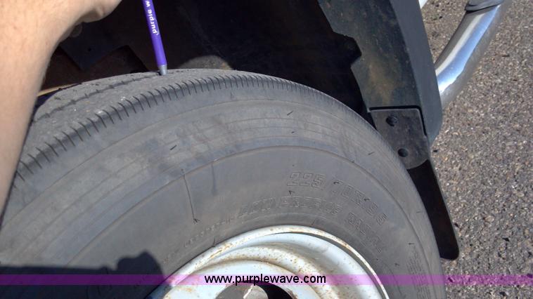 image for item I9781 2006 Ford F550 XL Super Duty service truck