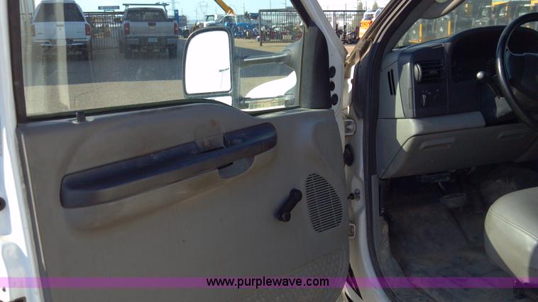 image for item I9781 2006 Ford F550 XL Super Duty service truck