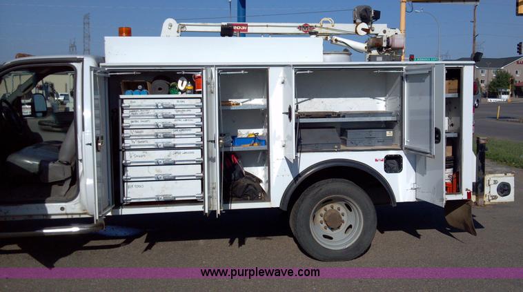 image for item I9781 2006 Ford F550 XL Super Duty service truck