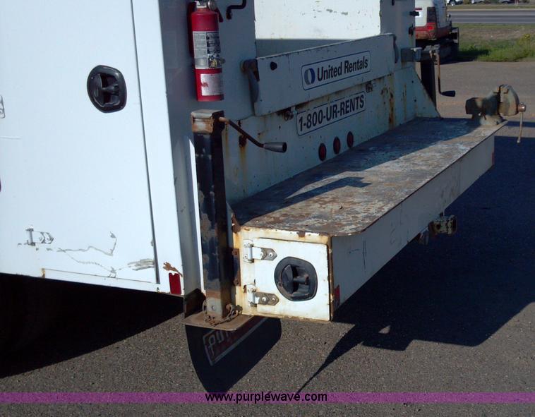 image for item I9781 2006 Ford F550 XL Super Duty service truck