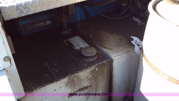 image for item I9781 2006 Ford F550 XL Super Duty service truck