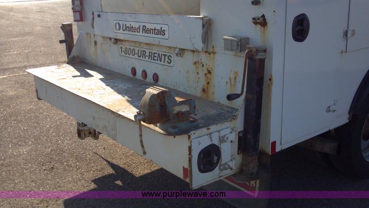 image for item I9781 2006 Ford F550 XL Super Duty service truck