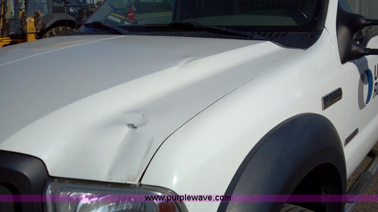 image for item I9781 2006 Ford F550 XL Super Duty service truck