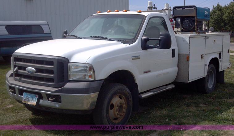 image for item I9782 2005 Ford F350 XL Super Duty service truck