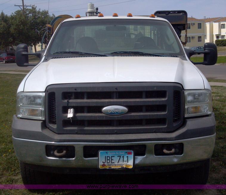 image for item I9782 2005 Ford F350 XL Super Duty service truck