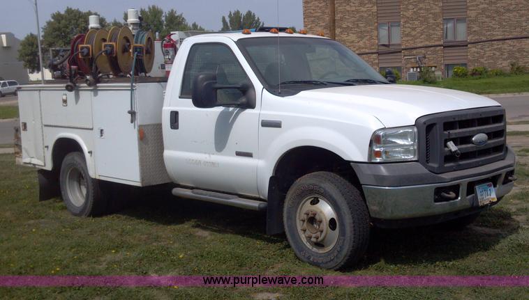 image for item I9782 2005 Ford F350 XL Super Duty service truck