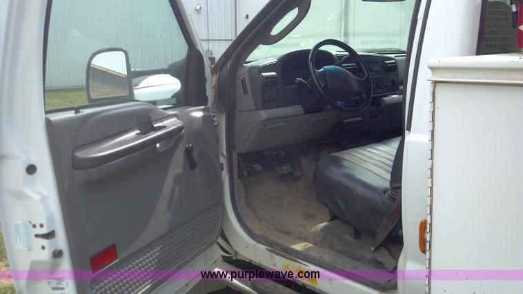 image for item I9782 2005 Ford F350 XL Super Duty service truck