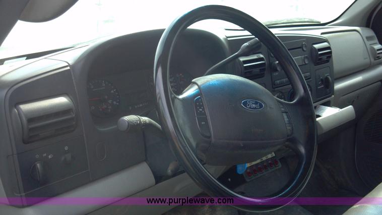image for item I9782 2005 Ford F350 XL Super Duty service truck