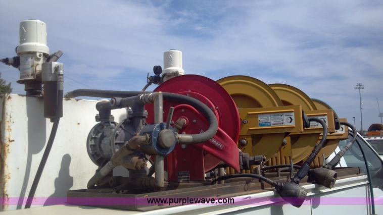 image for item I9782 2005 Ford F350 XL Super Duty service truck