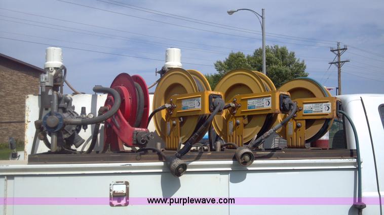 image for item I9782 2005 Ford F350 XL Super Duty service truck