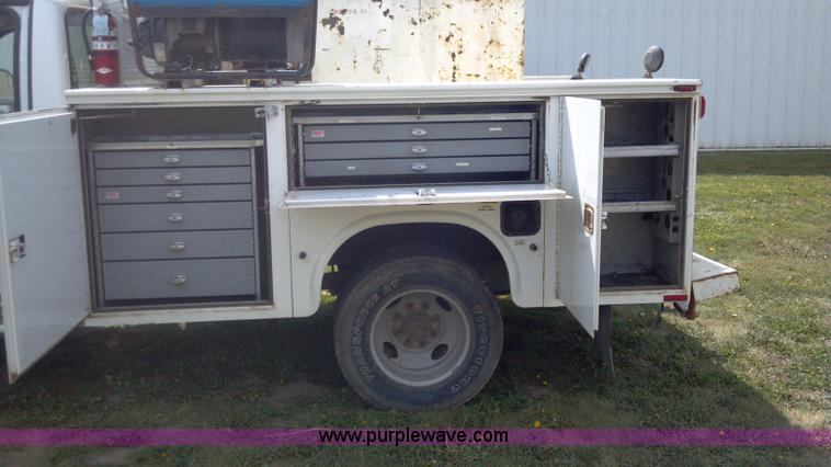 image for item I9782 2005 Ford F350 XL Super Duty service truck