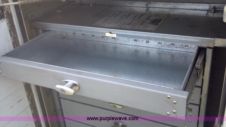 image for item I9782 2005 Ford F350 XL Super Duty service truck