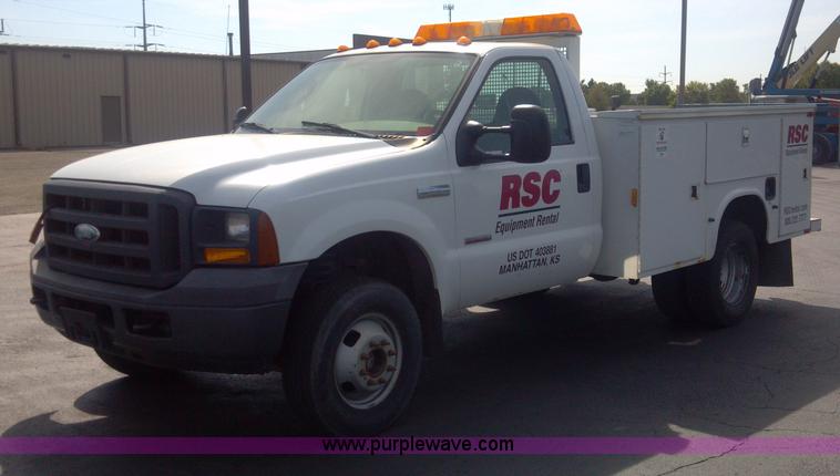 image for item I9783 2005 Ford F350 XL Super Duty service truck