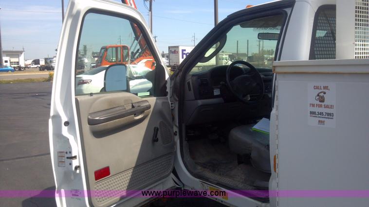 image for item I9783 2005 Ford F350 XL Super Duty service truck