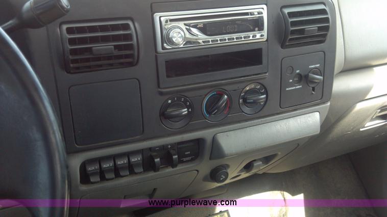 image for item I9783 2005 Ford F350 XL Super Duty service truck