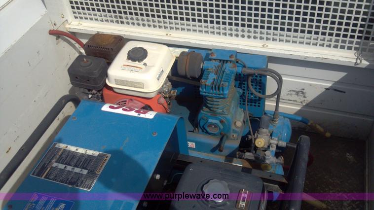 image for item I9783 2005 Ford F350 XL Super Duty service truck