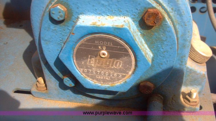 image for item I9783 2005 Ford F350 XL Super Duty service truck