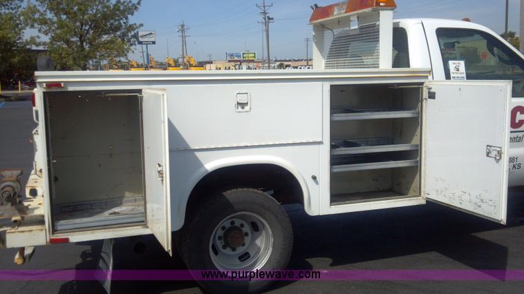 image for item I9783 2005 Ford F350 XL Super Duty service truck