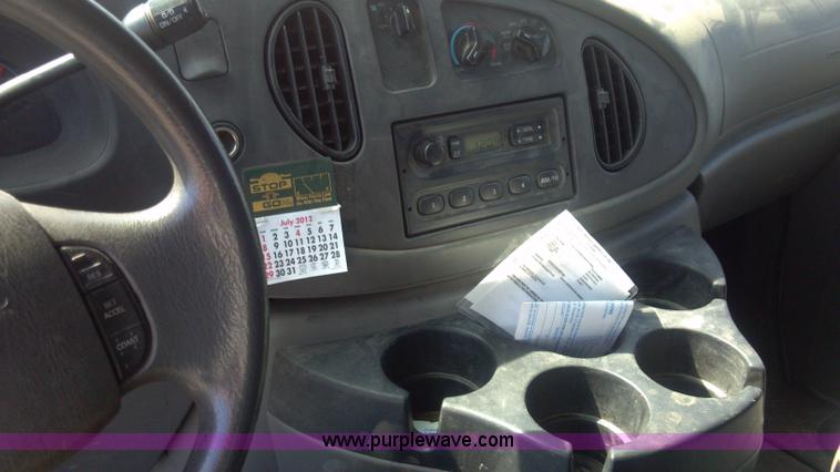 image for item I9784 2007 Ford E250 Econoline cargo van