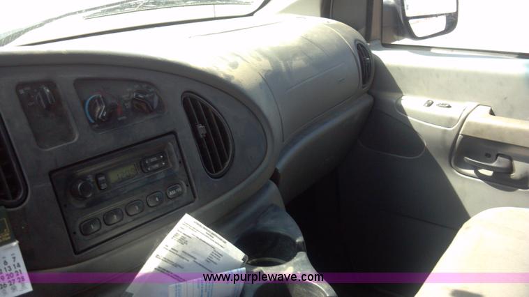 image for item I9784 2007 Ford E250 Econoline cargo van