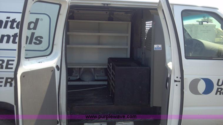 image for item I9784 2007 Ford E250 Econoline cargo van