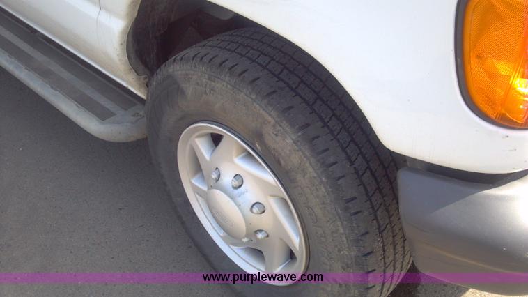 image for item I9784 2007 Ford E250 Econoline cargo van