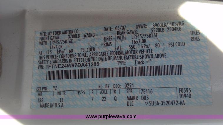 image for item I9784 2007 Ford E250 Econoline cargo van