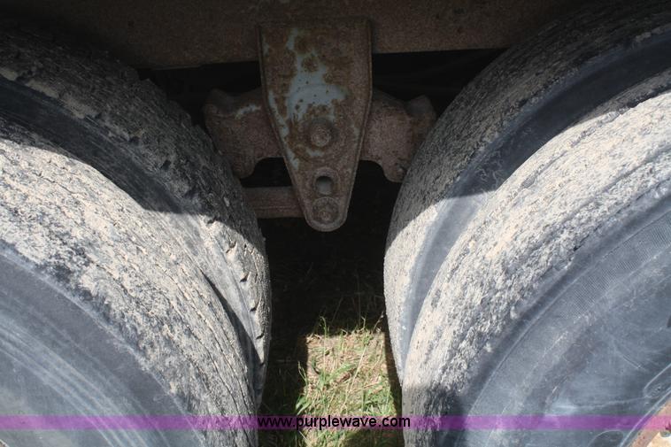 image for item B6702 1994 Trailmobile dry van trailer