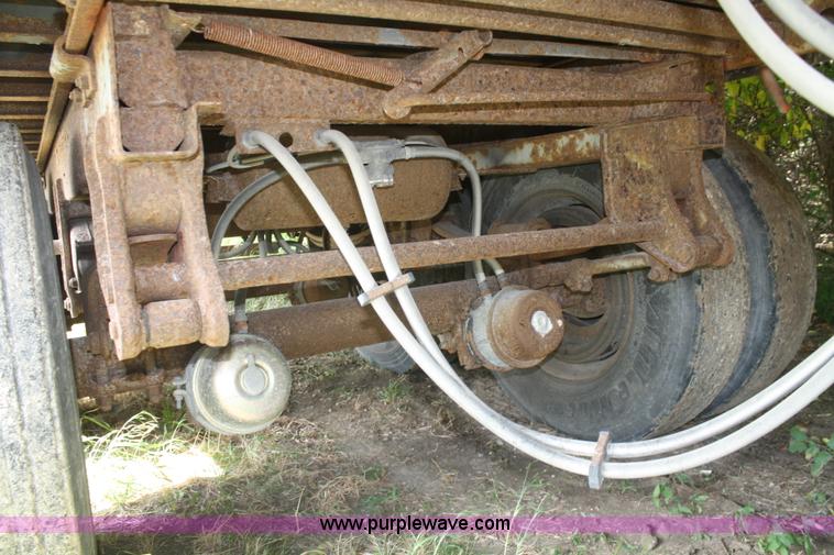 image for item B6702 1994 Trailmobile dry van trailer