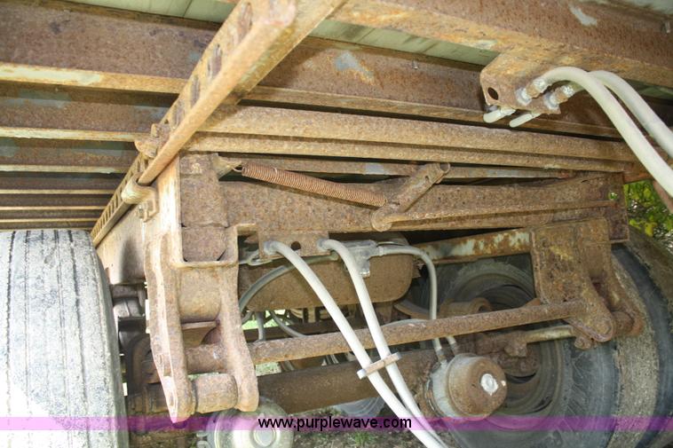 image for item B6702 1994 Trailmobile dry van trailer