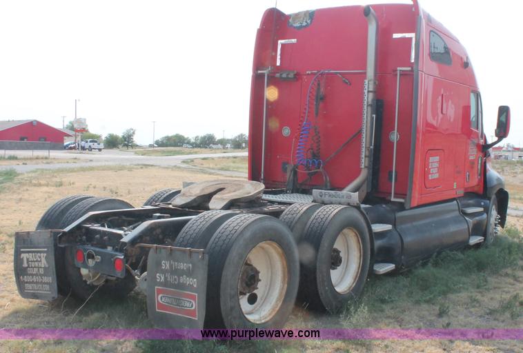 image for item C2763 2000 Kenworth T2000 semi truck