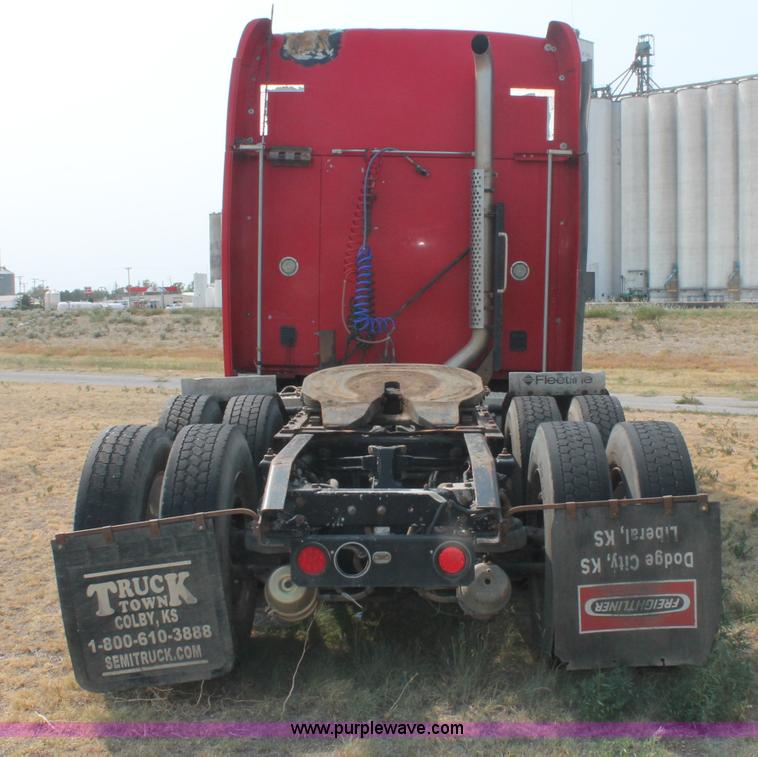 image for item C2763 2000 Kenworth T2000 semi truck