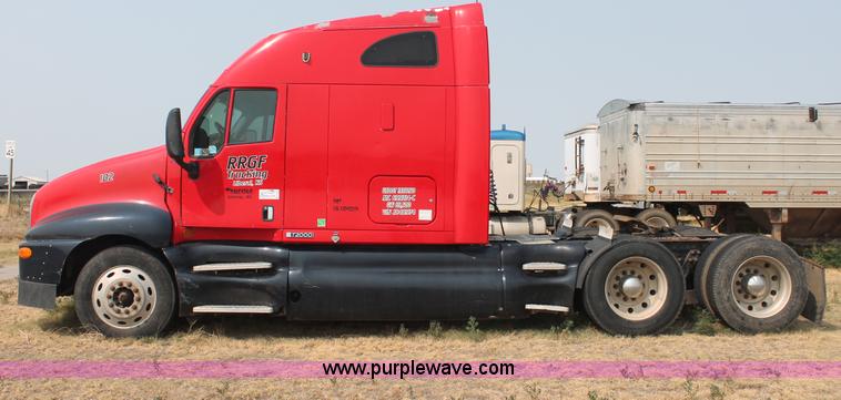 image for item C2763 2000 Kenworth T2000 semi truck