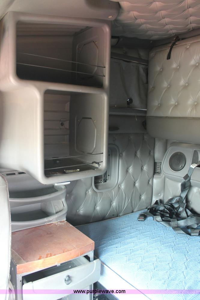 image for item C2763 2000 Kenworth T2000 semi truck