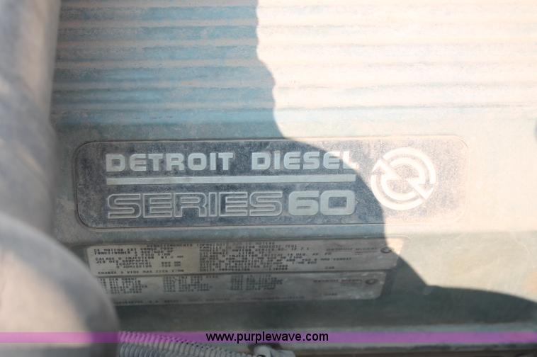 image for item C2763 2000 Kenworth T2000 semi truck