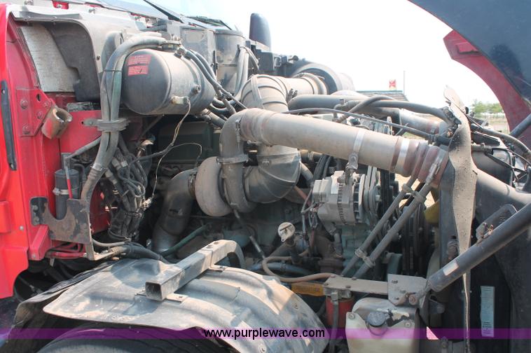 image for item C2763 2000 Kenworth T2000 semi truck