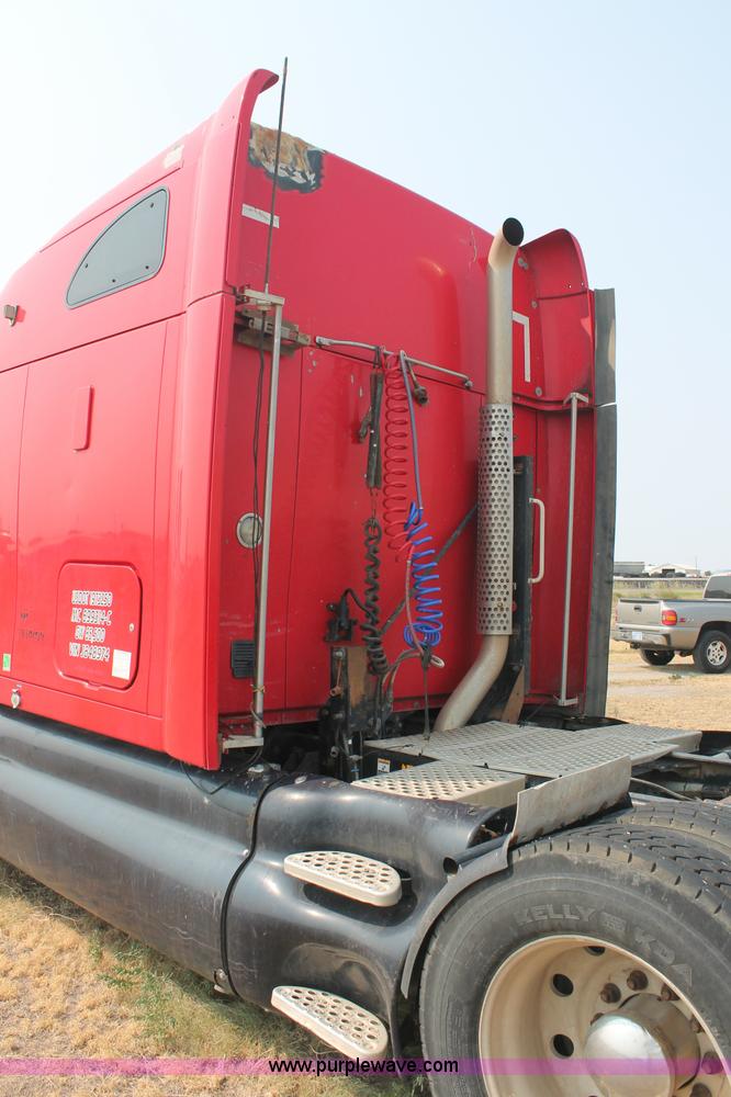 image for item C2763 2000 Kenworth T2000 semi truck