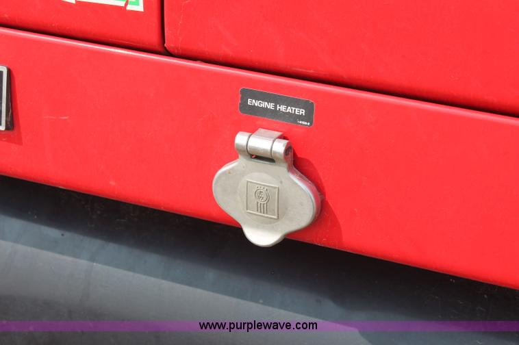 image for item C2763 2000 Kenworth T2000 semi truck