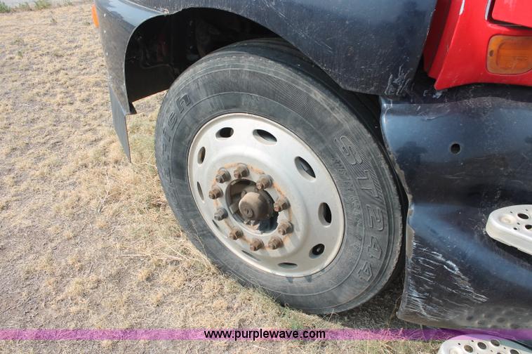 image for item C2763 2000 Kenworth T2000 semi truck