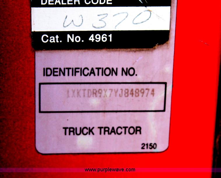 image for item C2763 2000 Kenworth T2000 semi truck