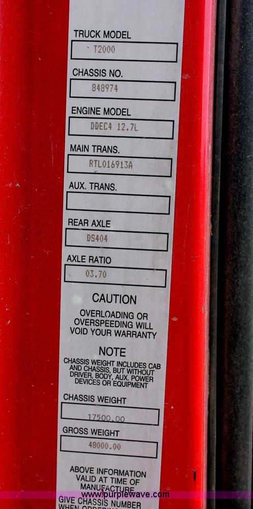 image for item C2763 2000 Kenworth T2000 semi truck