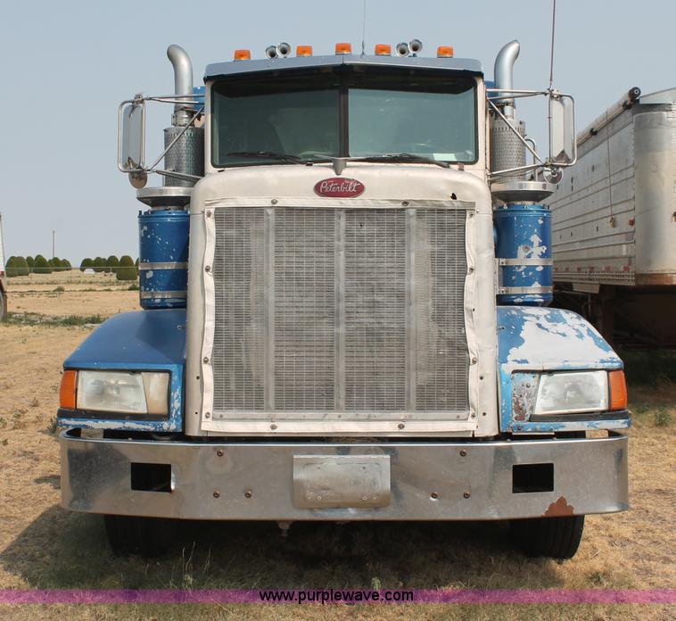 image for item C2764 1988 Peterbilt 377 semi truck