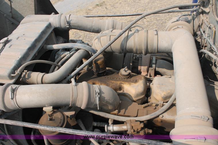 image for item C2764 1988 Peterbilt 377 semi truck