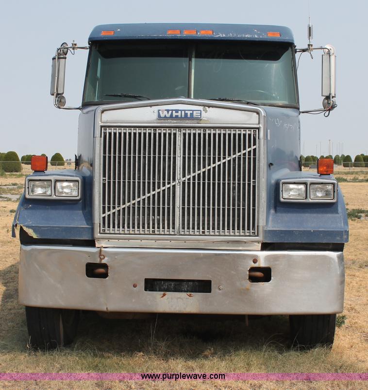 image for item C2765 1988 Volvo White GMC WIL semi truck
