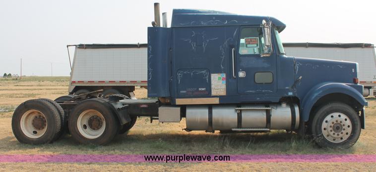 image for item C2765 1988 Volvo White GMC WIL semi truck