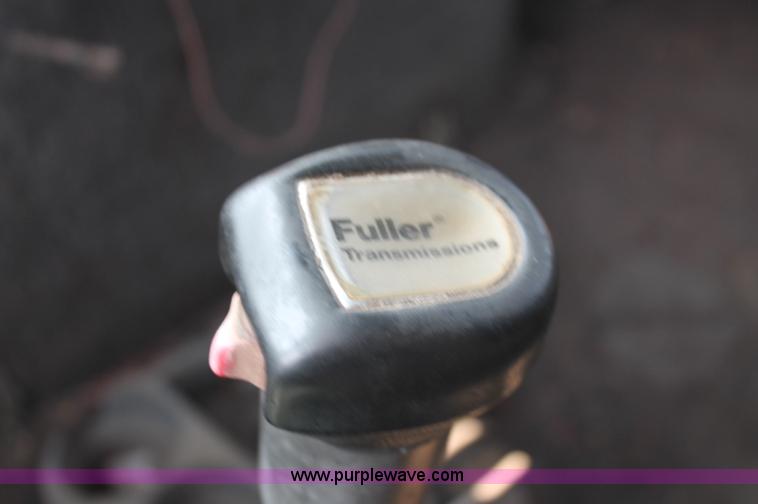 image for item C2765 1988 Volvo White GMC WIL semi truck