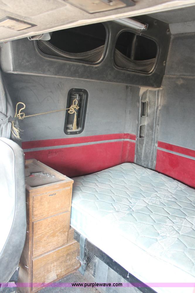 image for item C2765 1988 Volvo White GMC WIL semi truck