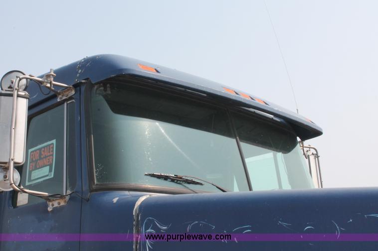 image for item C2765 1988 Volvo White GMC WIL semi truck