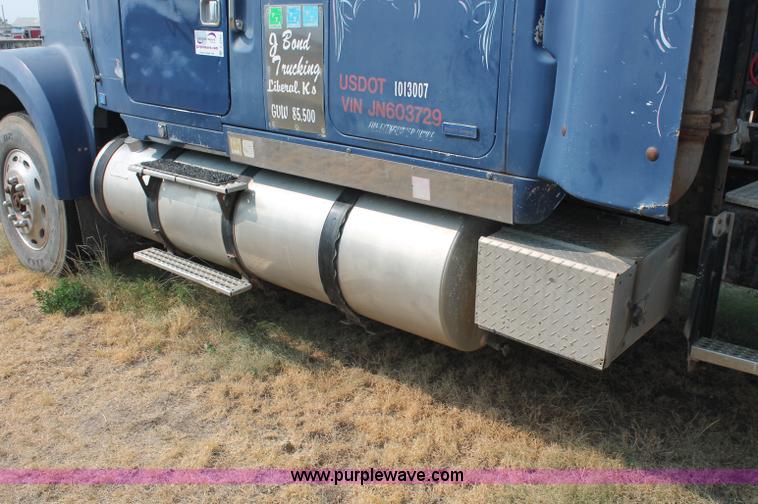 image for item C2765 1988 Volvo White GMC WIL semi truck