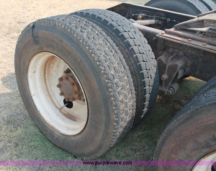 image for item C2765 1988 Volvo White GMC WIL semi truck